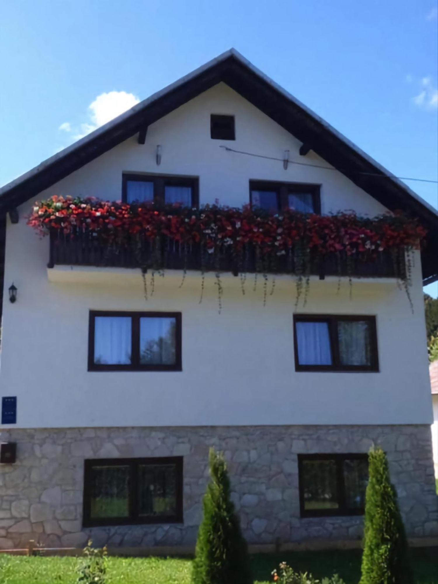 Plitvice House Rosha Bed & Breakfast เยแซร์ตเซ ภายนอก รูปภาพ